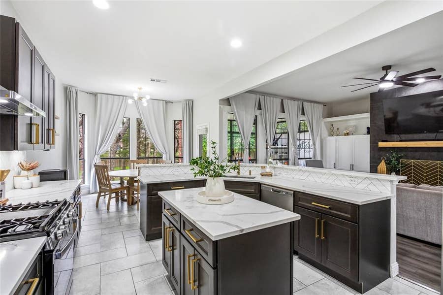 Property photo for 822 Longmeadow Court, DeSoto, TX