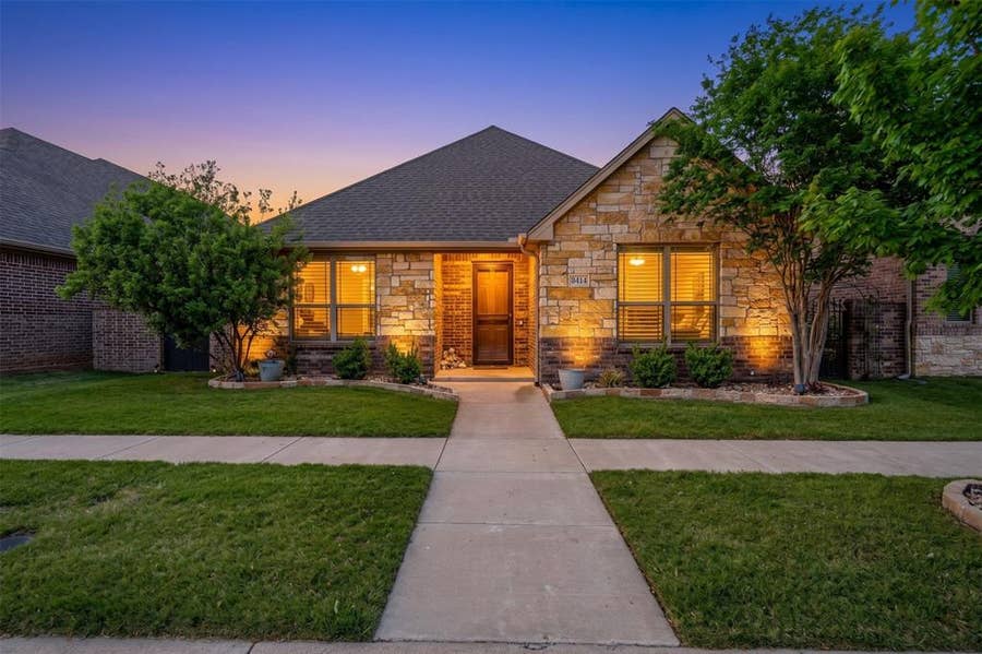 Property photo for 3414 Fountain Way, Granbury, TX