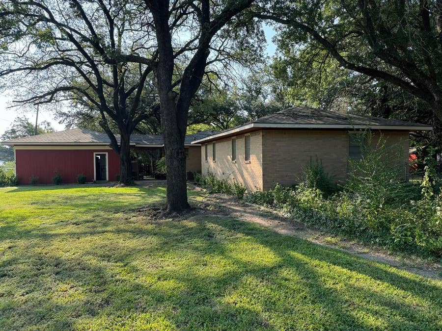 Property photo for 205 W Dickson Street, Milford, TX