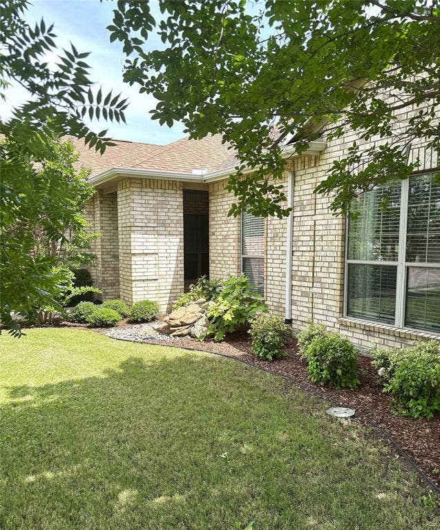 8925 Crestview Drive, Denton, TX 76207