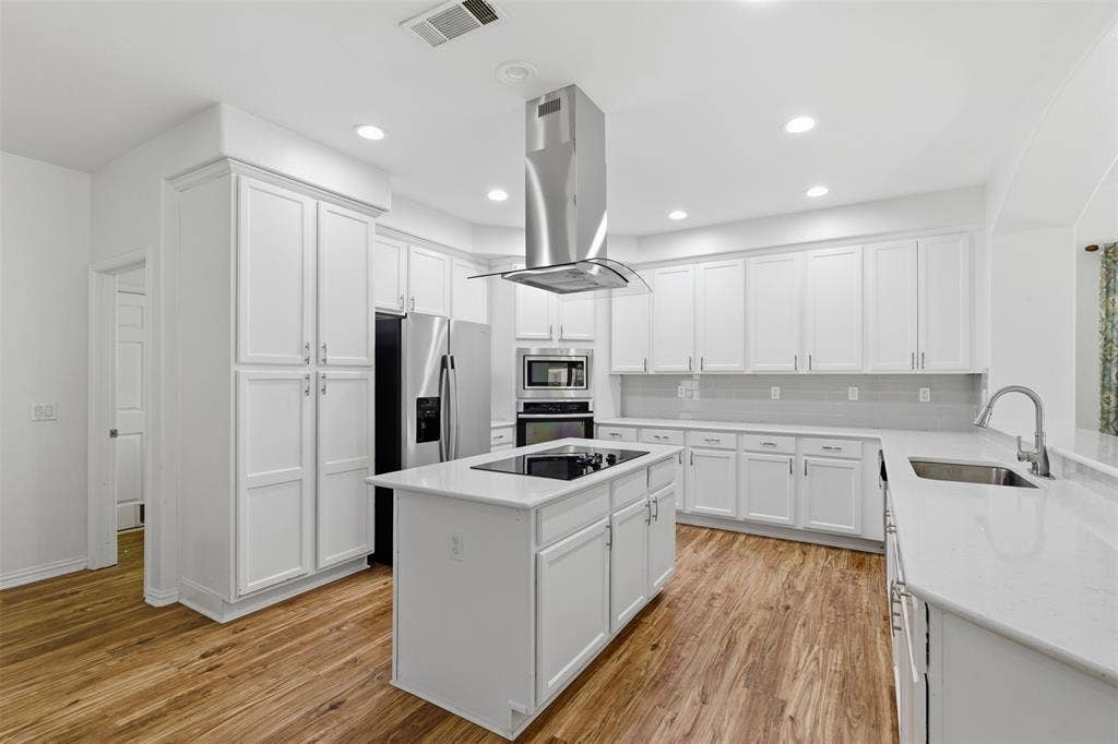 8925 Crestview Drive, Denton, TX 76207