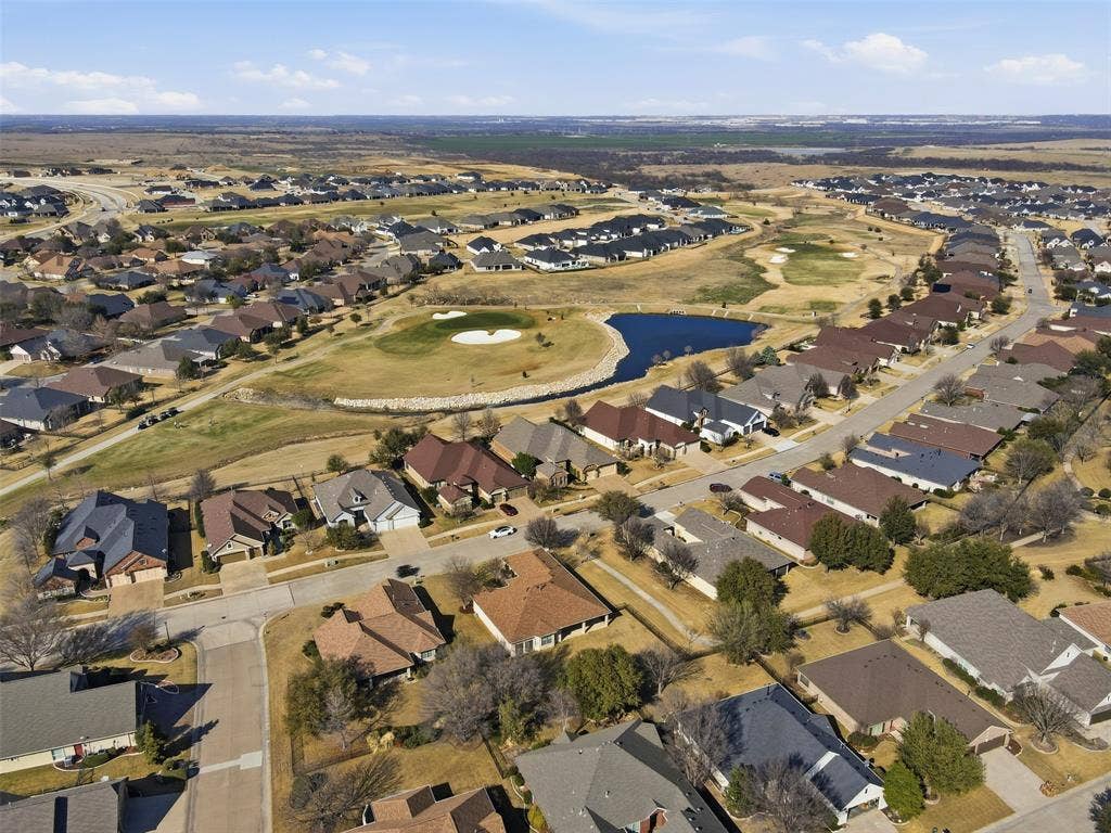 8925 Crestview Drive, Denton, TX 76207