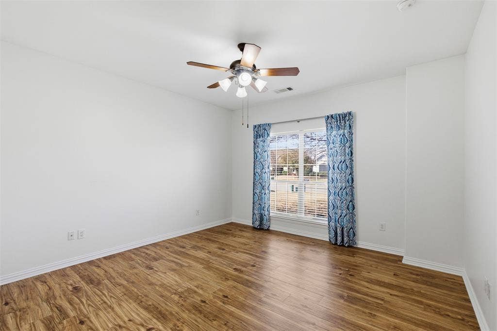 Nice size guest bedroom