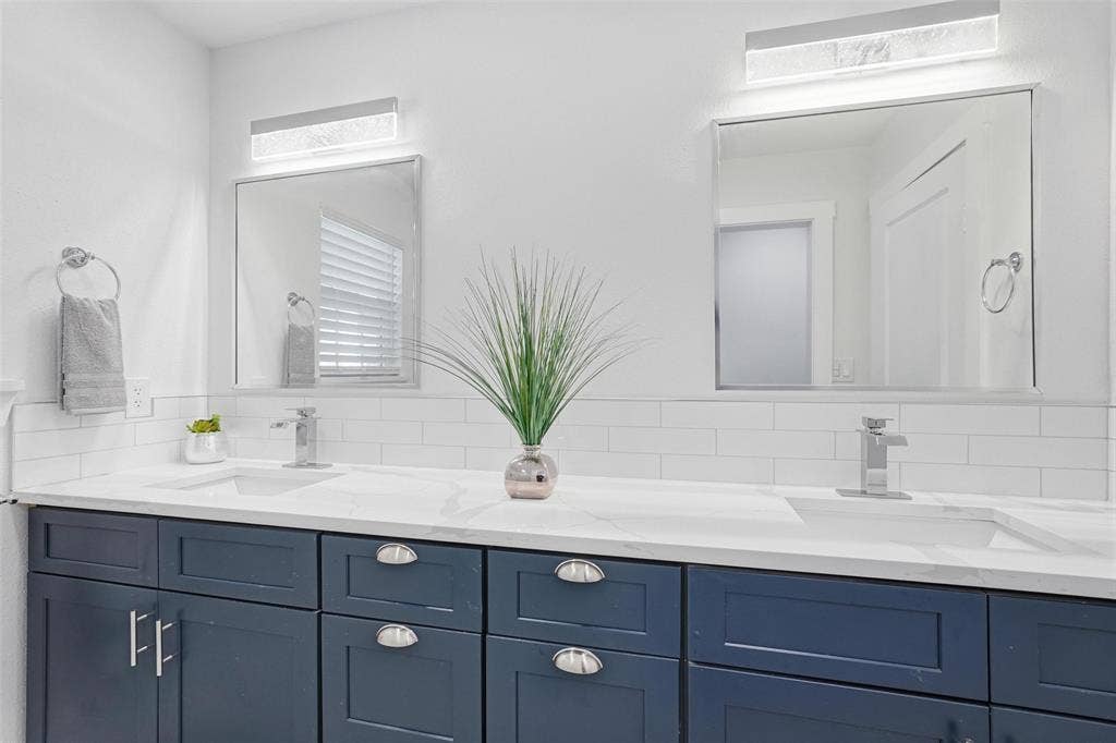 2518 W Amherst Avenue, Dallas, TX 75235 2518 W Amherst Avenue, Dallas, TX 75235