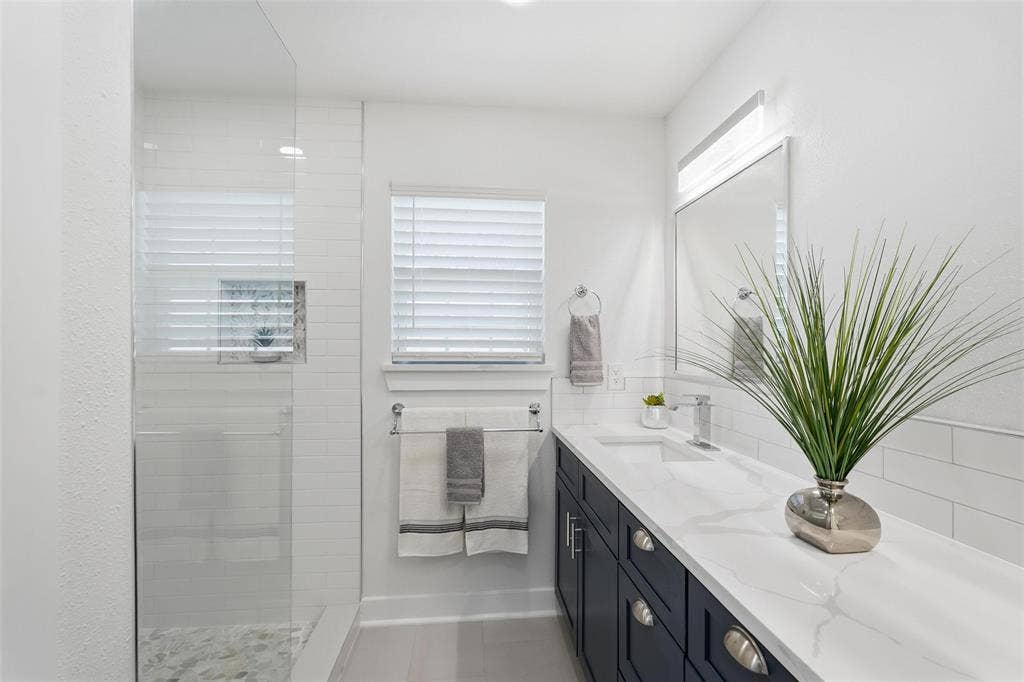 2518 W Amherst Avenue, Dallas, TX 75235 2518 W Amherst Avenue, Dallas, TX 75235