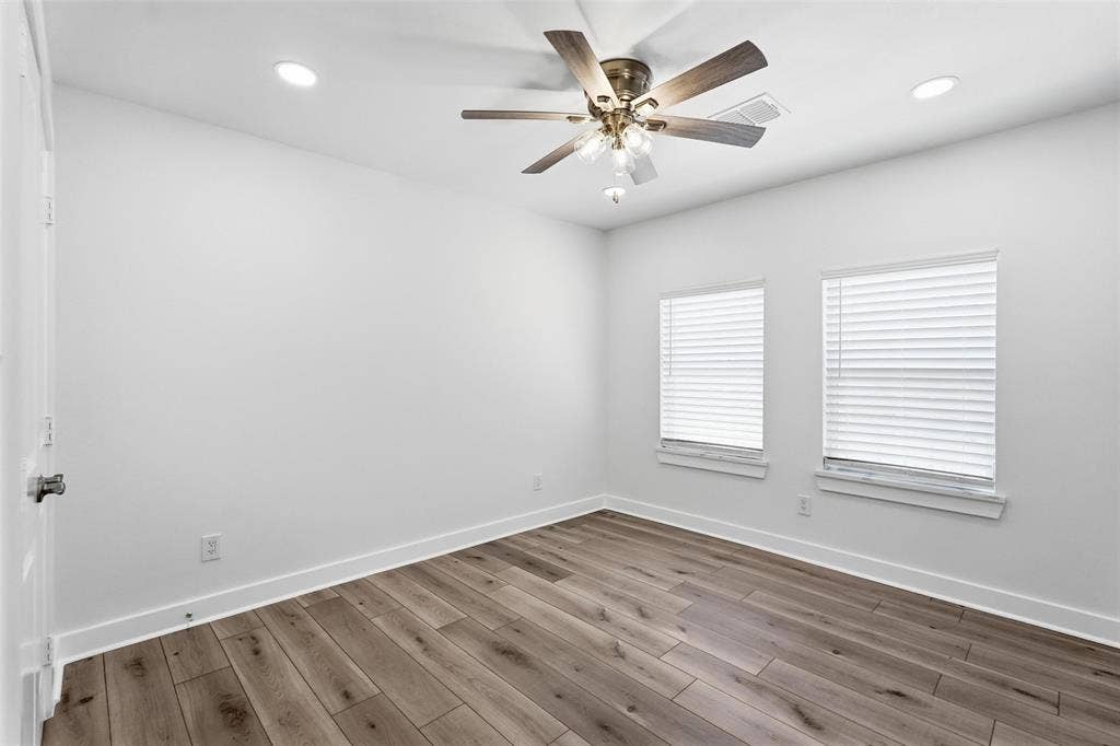2518 W Amherst Avenue, Dallas, TX 75235 2518 W Amherst Avenue, Dallas, TX 75235