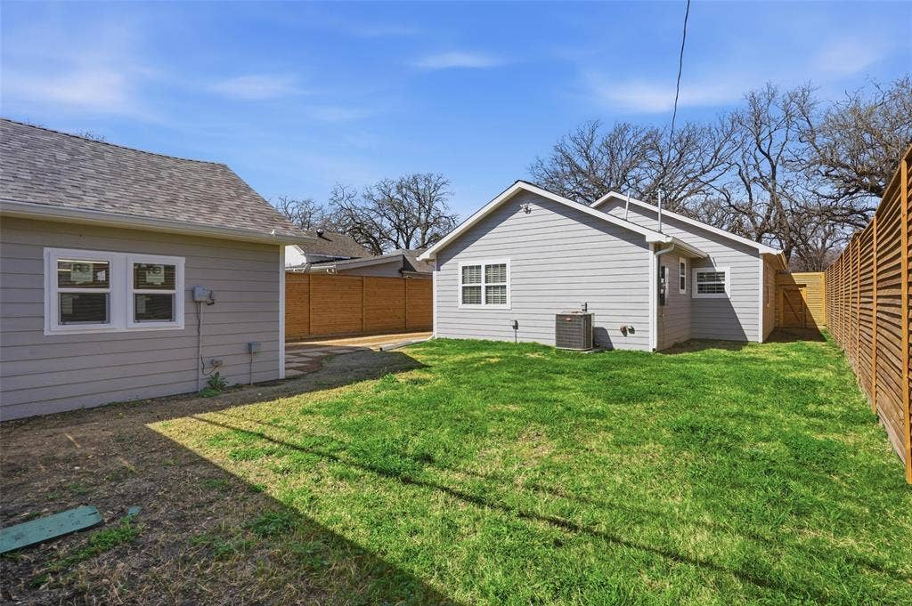 2518 W Amherst Avenue, Dallas, TX 75235 2518 W Amherst Avenue, Dallas, TX 75235