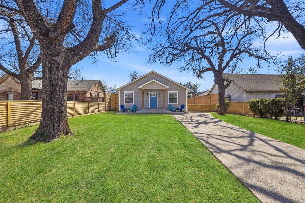 2518 W Amherst Avenue, Dallas, TX 75235 Fully remodeled 3 bedroom, 2 bathroom home with new electrical, new plumbing, upgraded insulation, and designer lighting throughout. Move-in ready with quality craftsmanship in every detail.