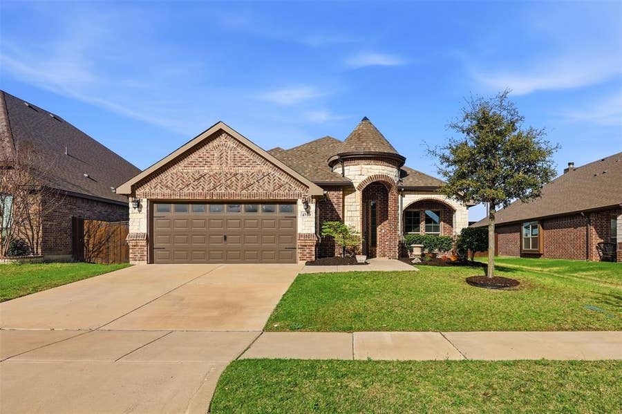 Property photo for 1739 Riviera Drive, Waxahachie, TX