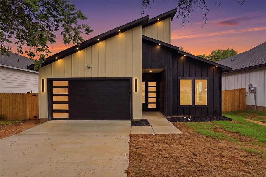 Property photo for 1111 Riverwood Road, Dallas, TX