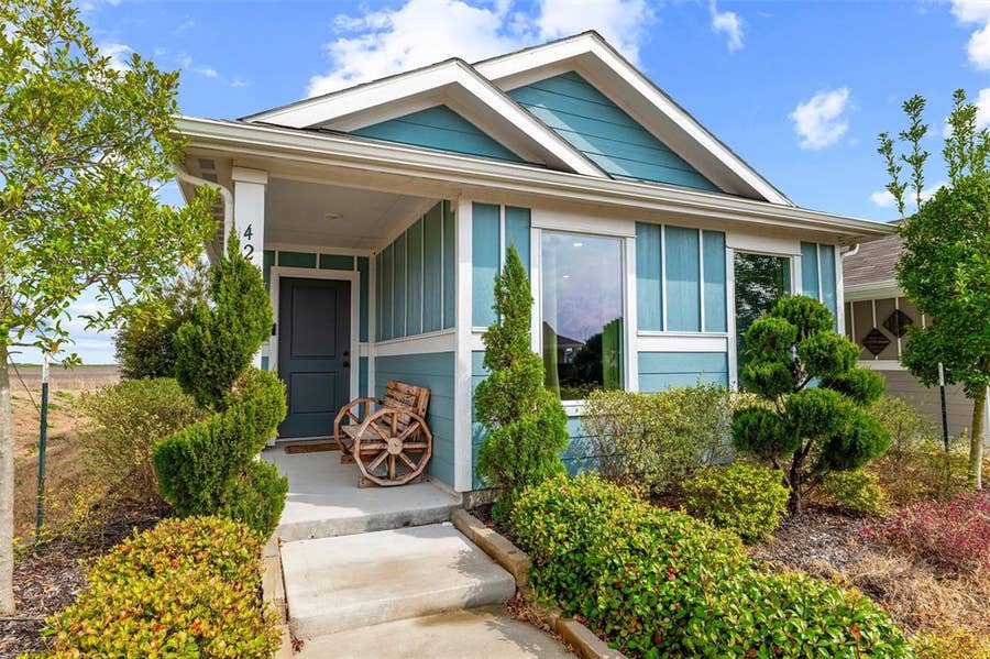 Property photo for 421 Corsair Way, Ferris, TX