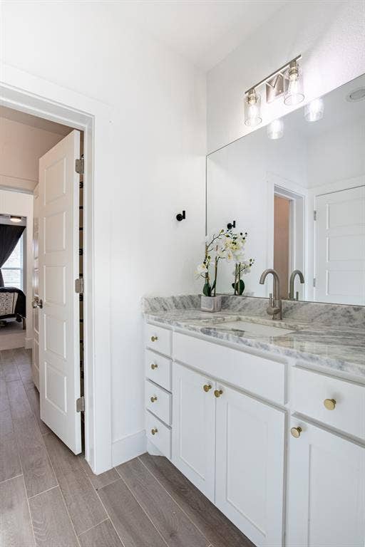 111 Bluegrass Trail, Springtown, TX 76082 Jack and Jill bath with 2 vanity rooms, and separate bathing room.