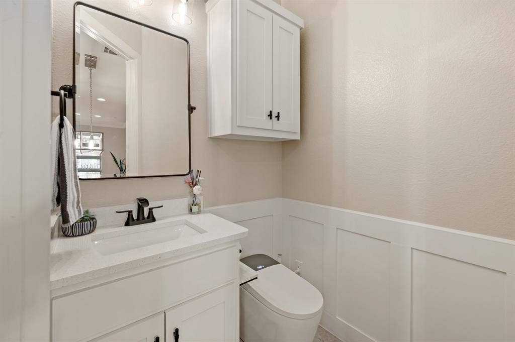 8254 Laflin Lane, Dallas, TX 75231 8254 Laflin Lane, Dallas, TX 75231