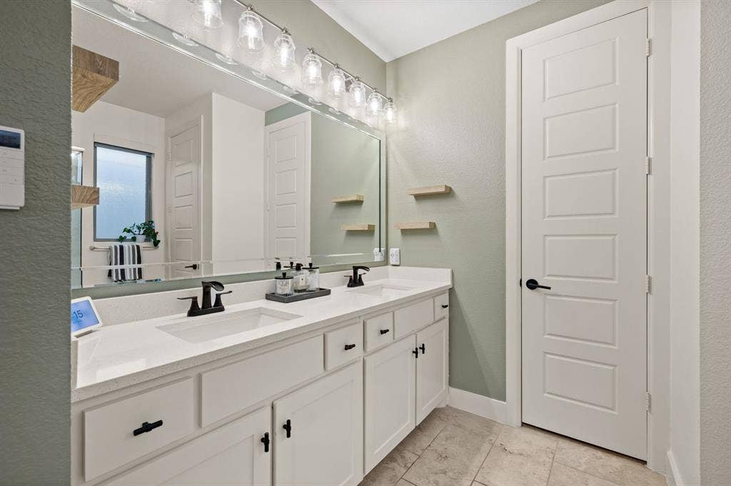 8254 Laflin Lane, Dallas, TX 75231 8254 Laflin Lane, Dallas, TX 75231