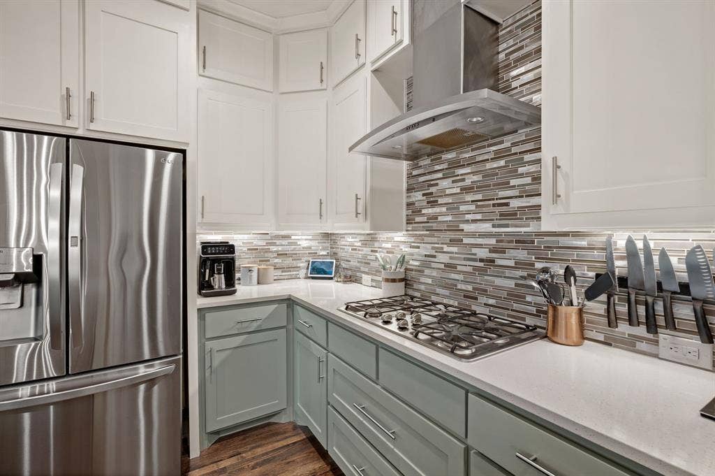 8254 Laflin Lane, Dallas, TX 75231 8254 Laflin Lane, Dallas, TX 75231