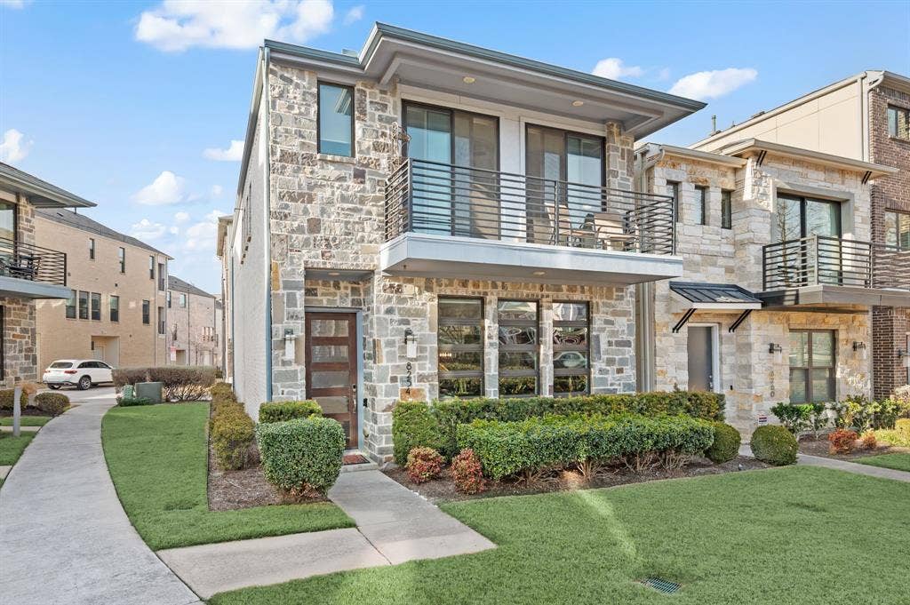 8254 Laflin Lane, Dallas, TX 75231 8254 Laflin Lane, Dallas, TX 75231