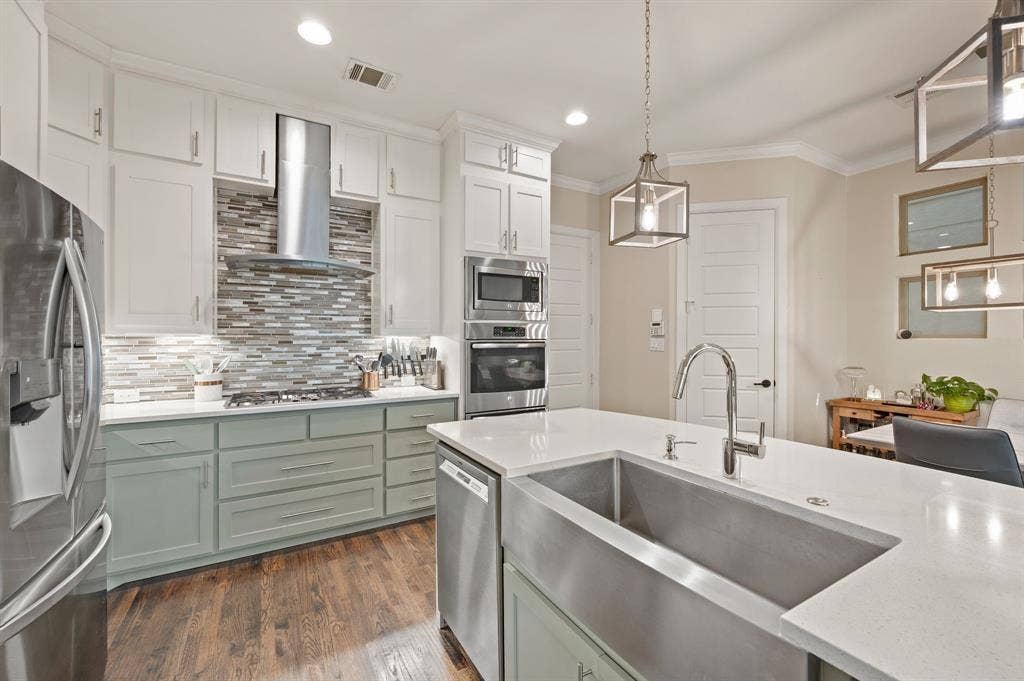 8254 Laflin Lane, Dallas, TX 75231 8254 Laflin Lane, Dallas, TX 75231