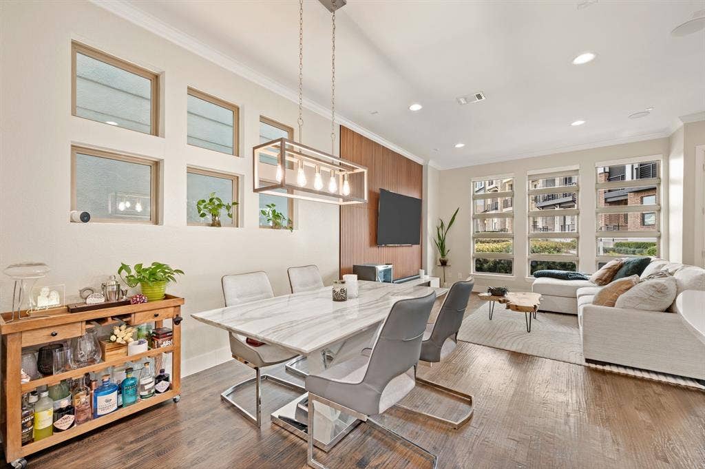 8254 Laflin Lane, Dallas, TX 75231 8254 Laflin Lane, Dallas, TX 75231
