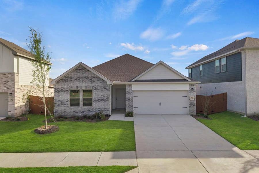 Property photo for 3011 Mary Grace Lane, Heartland, TX