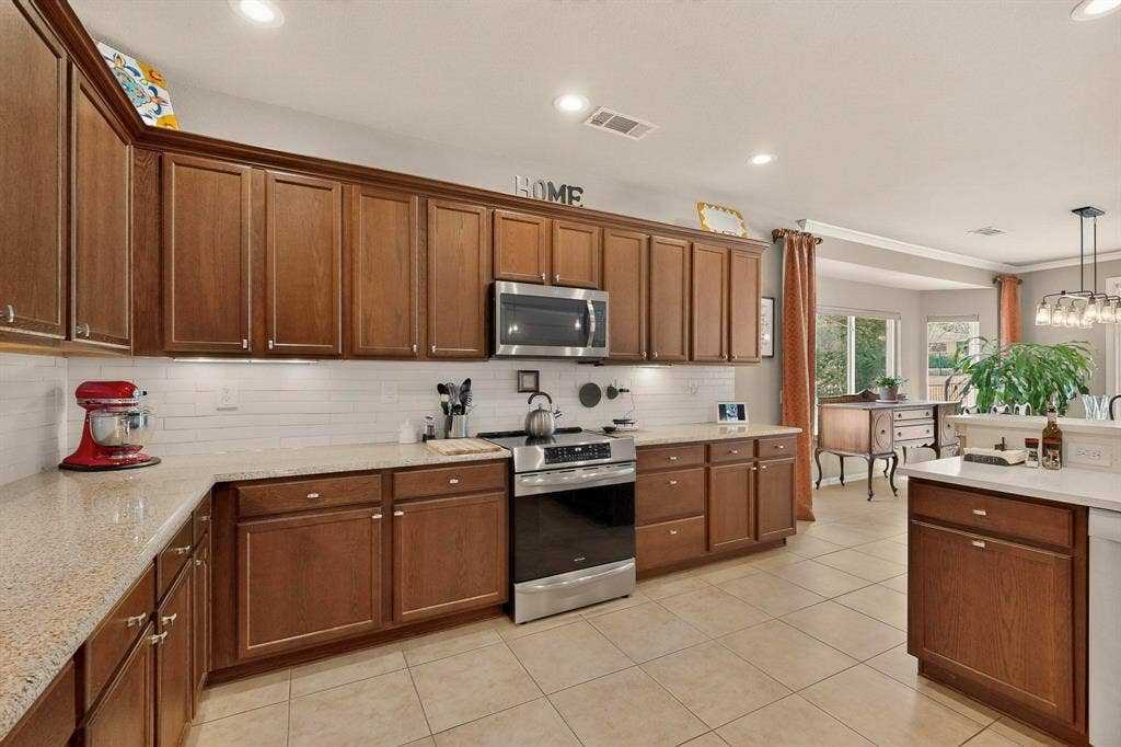 11005 La Jolla Way, Denton, TX 76207