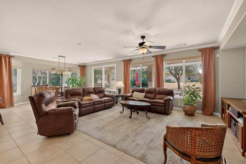11005 La Jolla Way, Denton, TX 76207