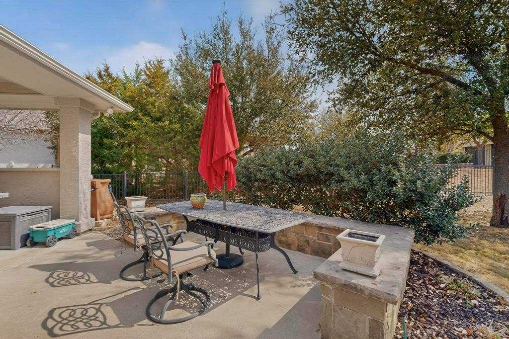 Patio seating wall