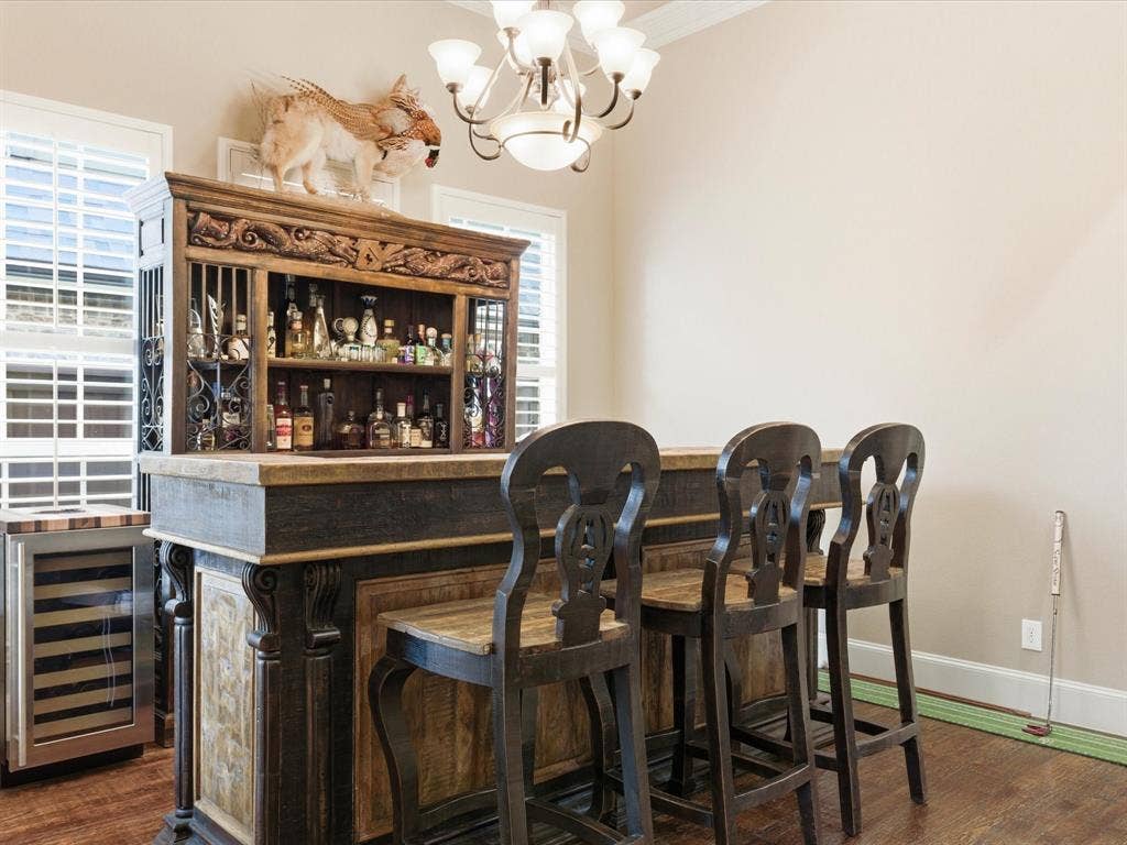 2115 N Hill Drive, Irving, TX 75038 Dining room provides an open space perfect for entertaining your friends.