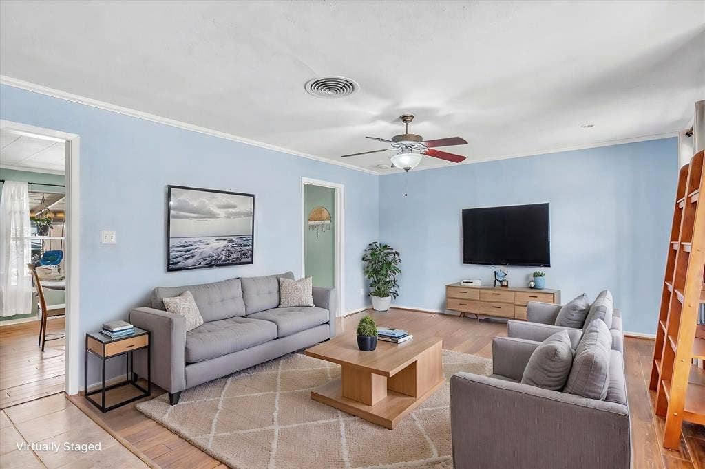 709 Hurstview Drive, Hurst, TX 76053 709 Hurstview Drive, Hurst, TX 76053
