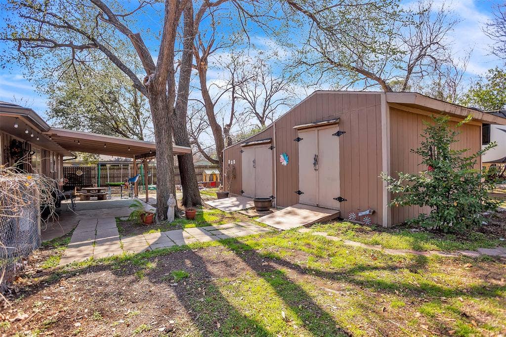 709 Hurstview Drive, Hurst, TX 76053 709 Hurstview Drive, Hurst, TX 76053