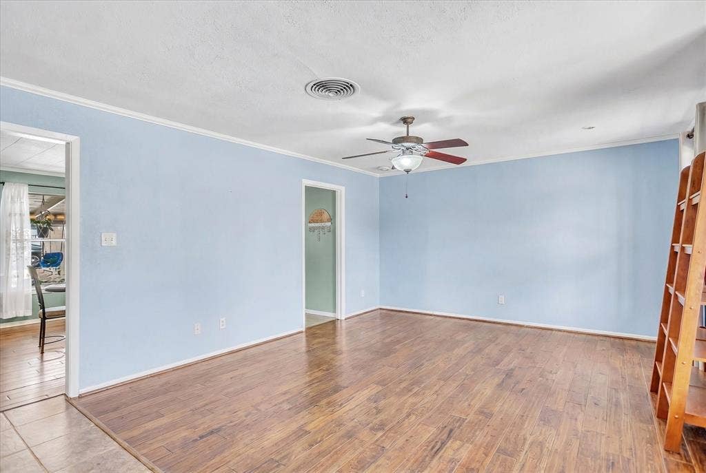 709 Hurstview Drive, Hurst, TX 76053 709 Hurstview Drive, Hurst, TX 76053