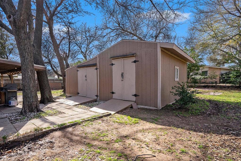 709 Hurstview Drive, Hurst, TX 76053 709 Hurstview Drive, Hurst, TX 76053