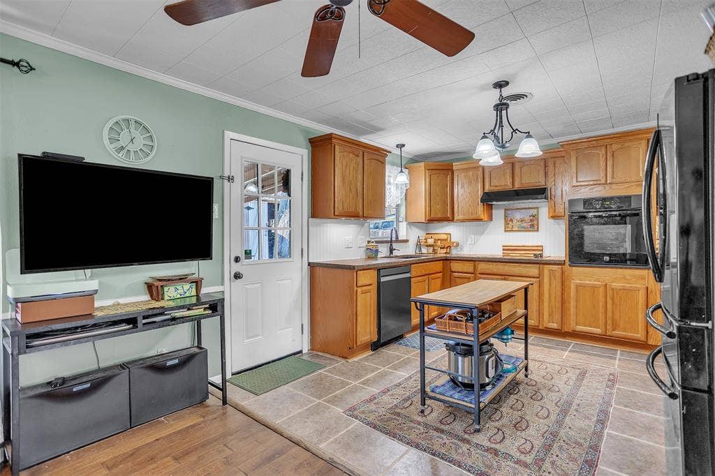 709 Hurstview Drive, Hurst, TX 76053 709 Hurstview Drive, Hurst, TX 76053