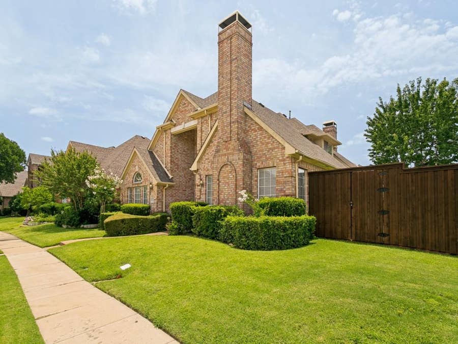 Property photo for 434 Waterside Drive, Irving, TX