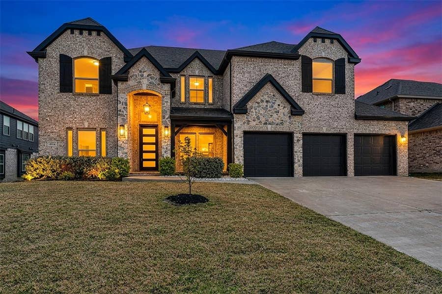 Property photo for 4406 Estuary Circle, Garland, TX