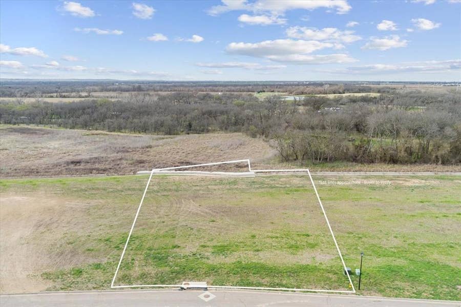 Property photo for 109 Amistad Circle, McGregor, TX