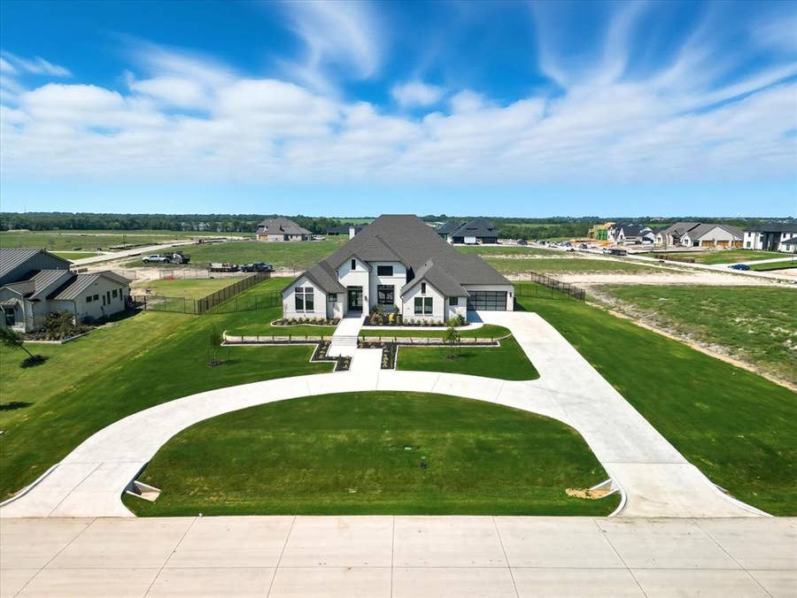 Property photo for 911 Brinn Boulevard, Celina, TX
