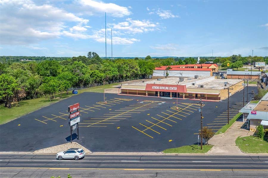 Property photo for 900 W Corsicana Street, Athens, TX