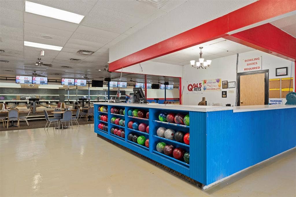 900 W Corsicana Street, Athens, TX 75751 Check In Desk