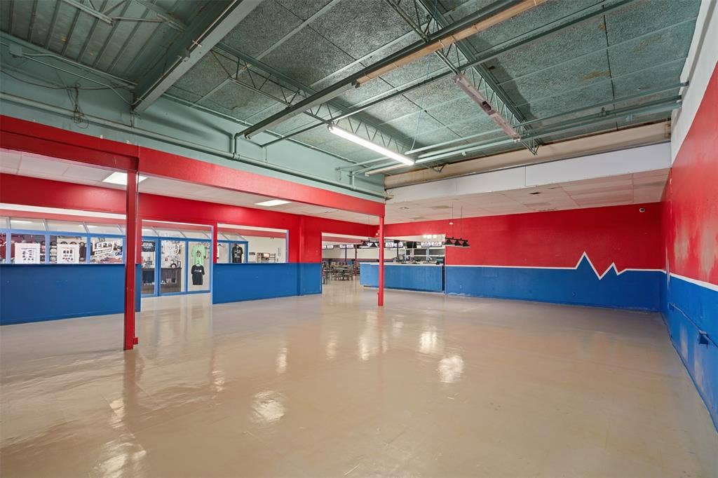 900 W Corsicana Street, Athens, TX 75751 Game Room / Flex Space