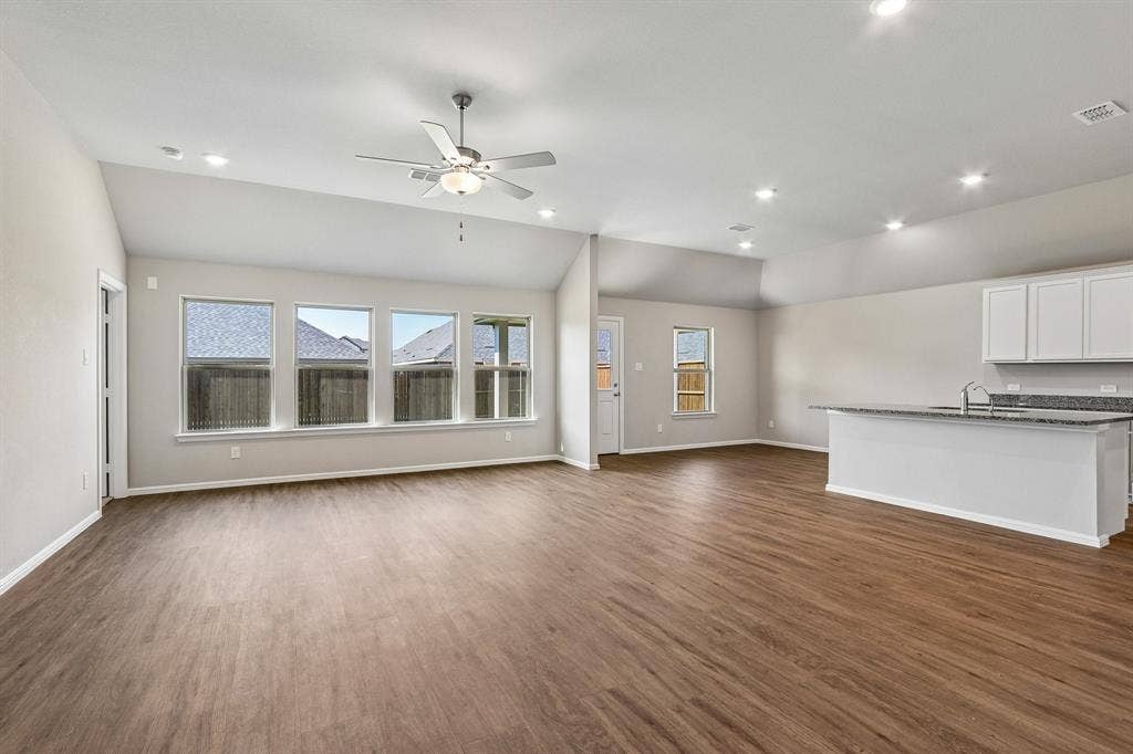 3300 Royal Forest Drive, Denton, TX 76208 3300 Royal Forest Drive, Denton, TX 76208