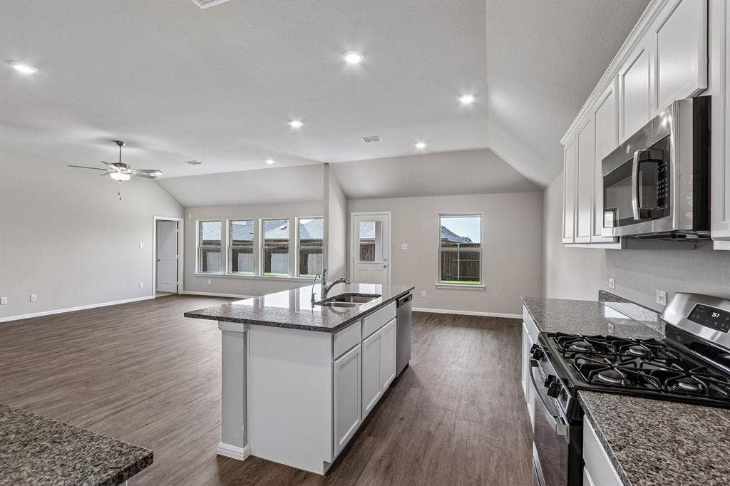 3300 Royal Forest Drive, Denton, TX 76208 3300 Royal Forest Drive, Denton, TX 76208