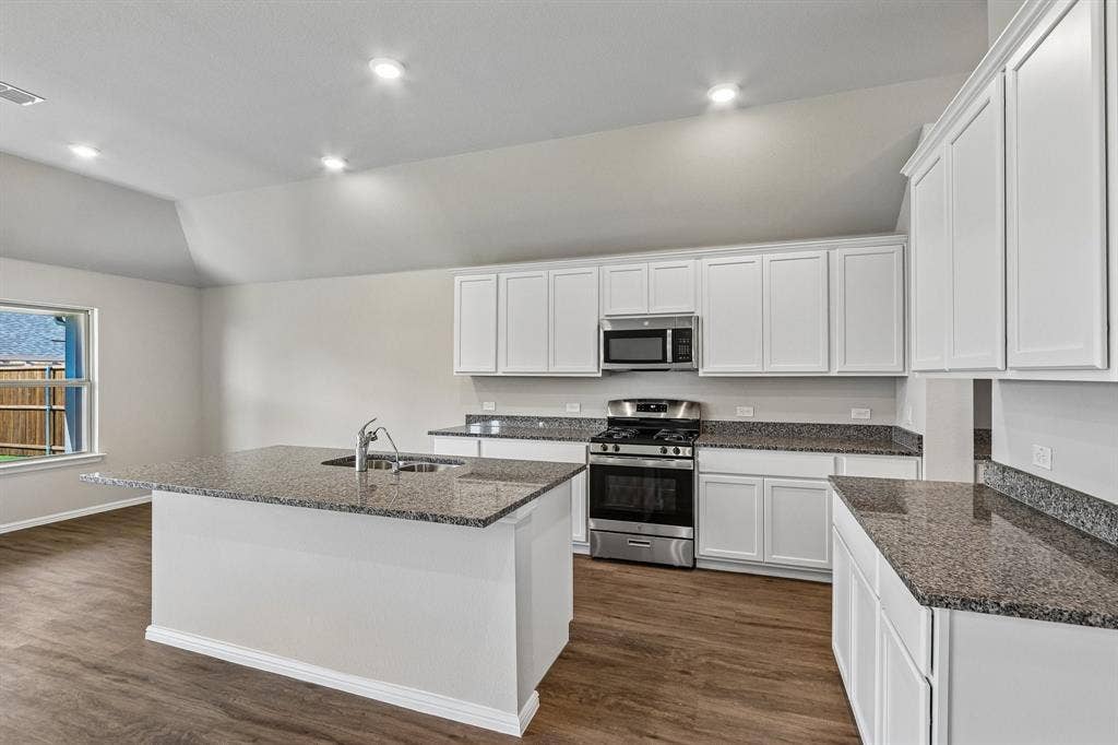 3300 Royal Forest Drive, Denton, TX 76208 3300 Royal Forest Drive, Denton, TX 76208