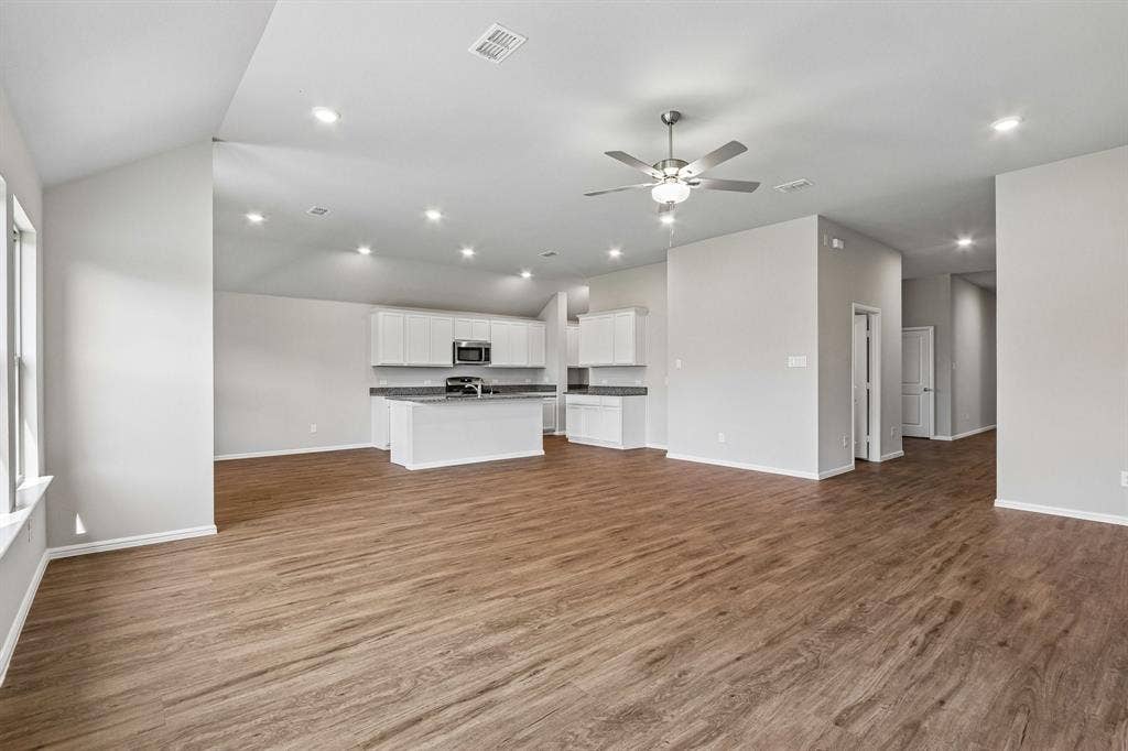 3300 Royal Forest Drive, Denton, TX 76208 3300 Royal Forest Drive, Denton, TX 76208