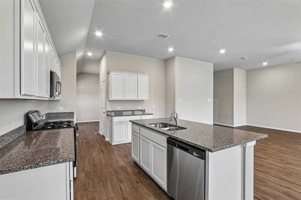 3300 Royal Forest Drive, Denton, TX 76208 3300 Royal Forest Drive, Denton, TX 76208
