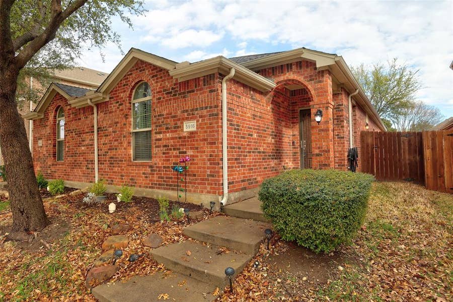 Property photo for 5916 Round Up Lane, McKinney, TX
