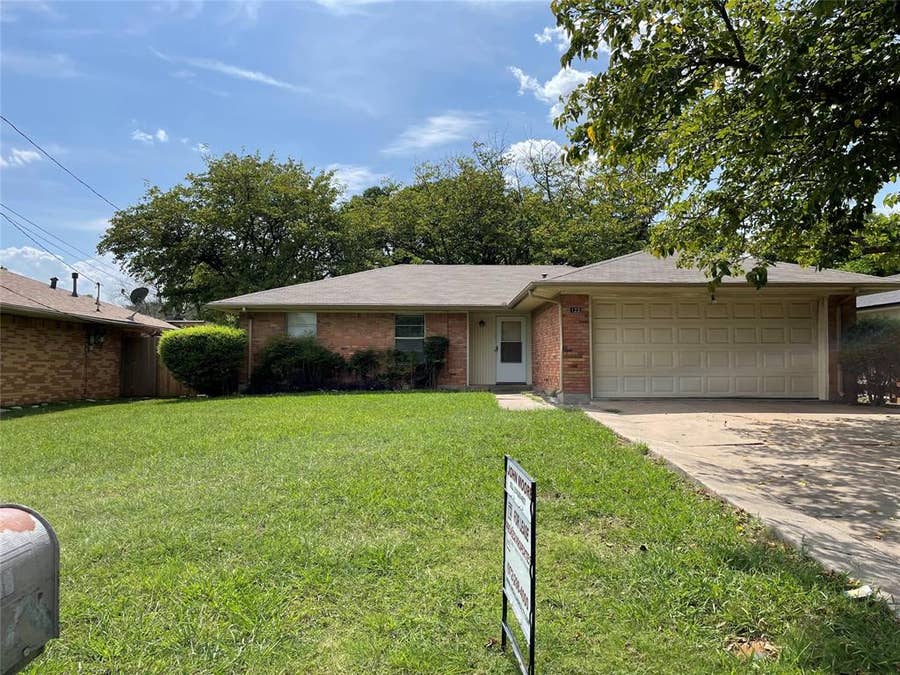 Property photo for 123 EVELYN Street, DeSoto, TX