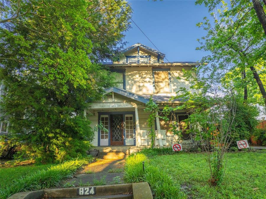 Property photo for 824 Elsbeth Street, Dallas, TX