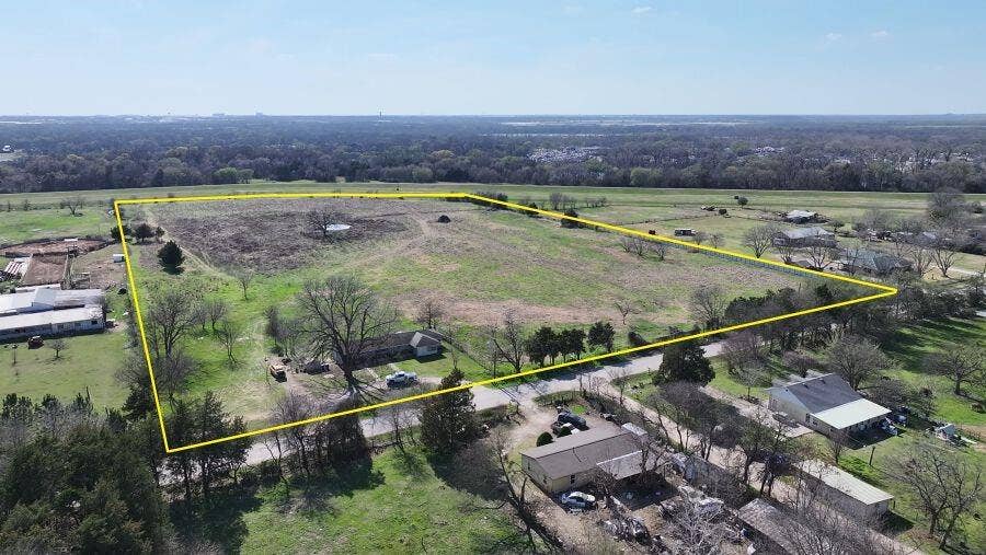 Property photo for 3131 Middlefield Road, Dallas, TX