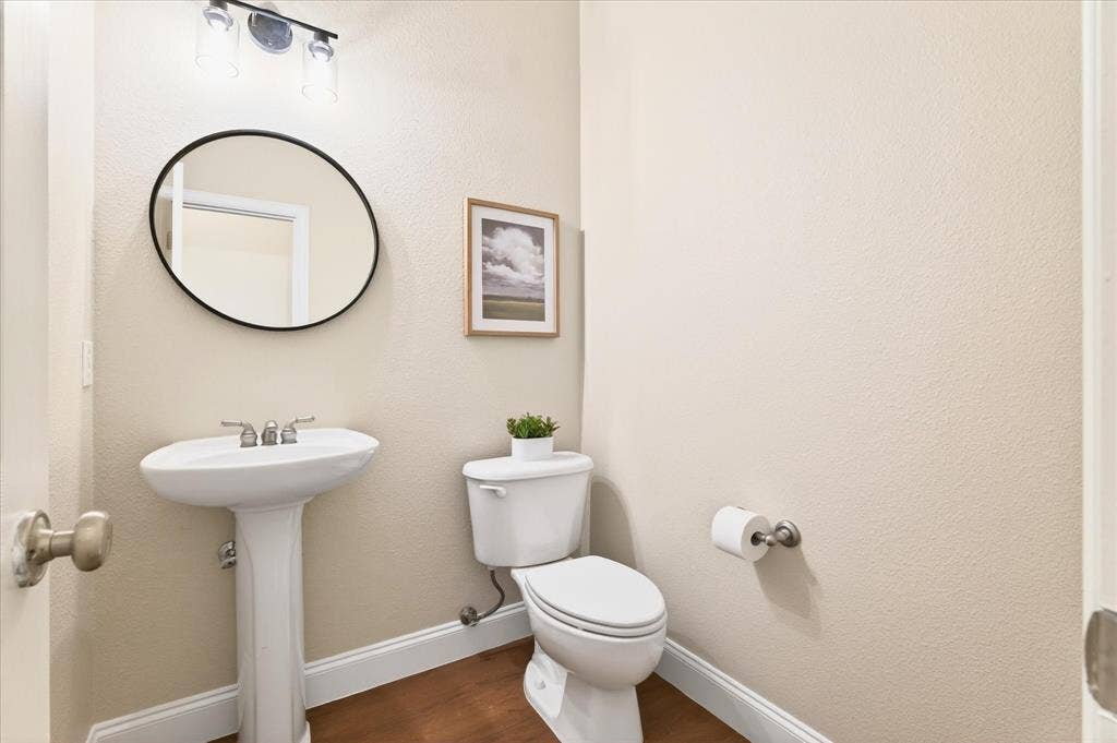 6976 Valley Brook Drive, Frisco, TX 75035 6976 Valley Brook Drive, Frisco, TX 75035