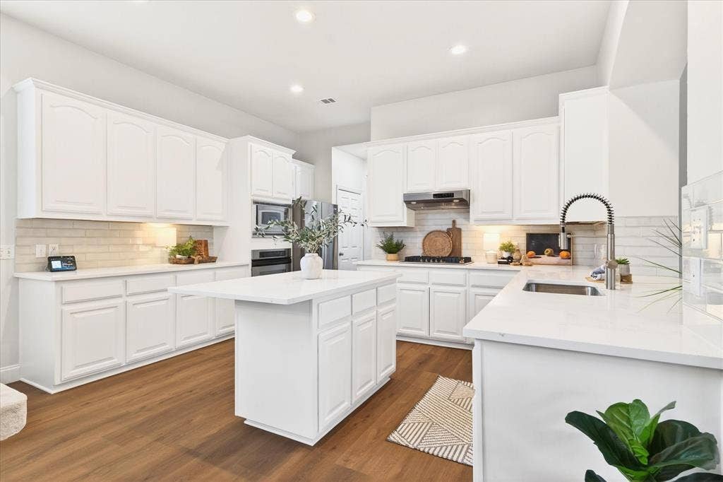 6976 Valley Brook Drive, Frisco, TX 75035 6976 Valley Brook Drive, Frisco, TX 75035